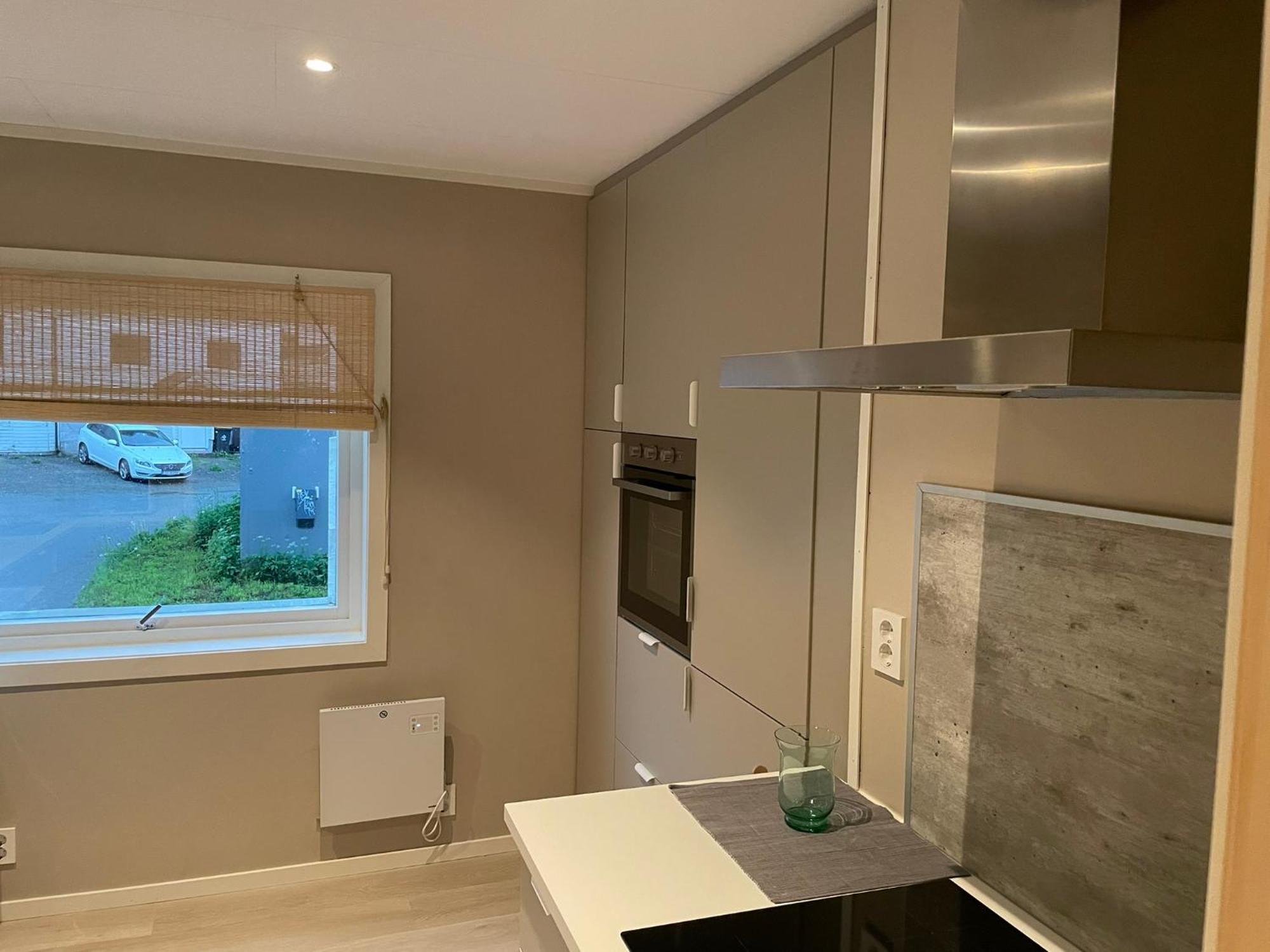 Centrally Located Apartment In Classic Townhouse トロムソ エクステリア 写真