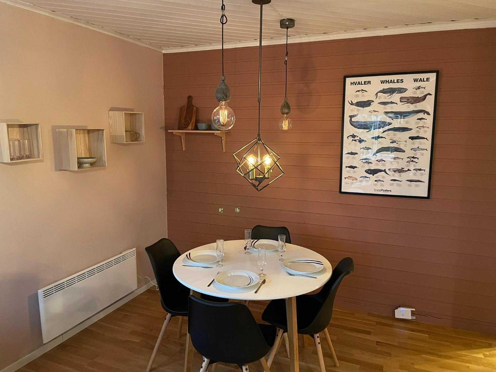 Centrally Located Apartment In Classic Townhouse トロムソ エクステリア 写真